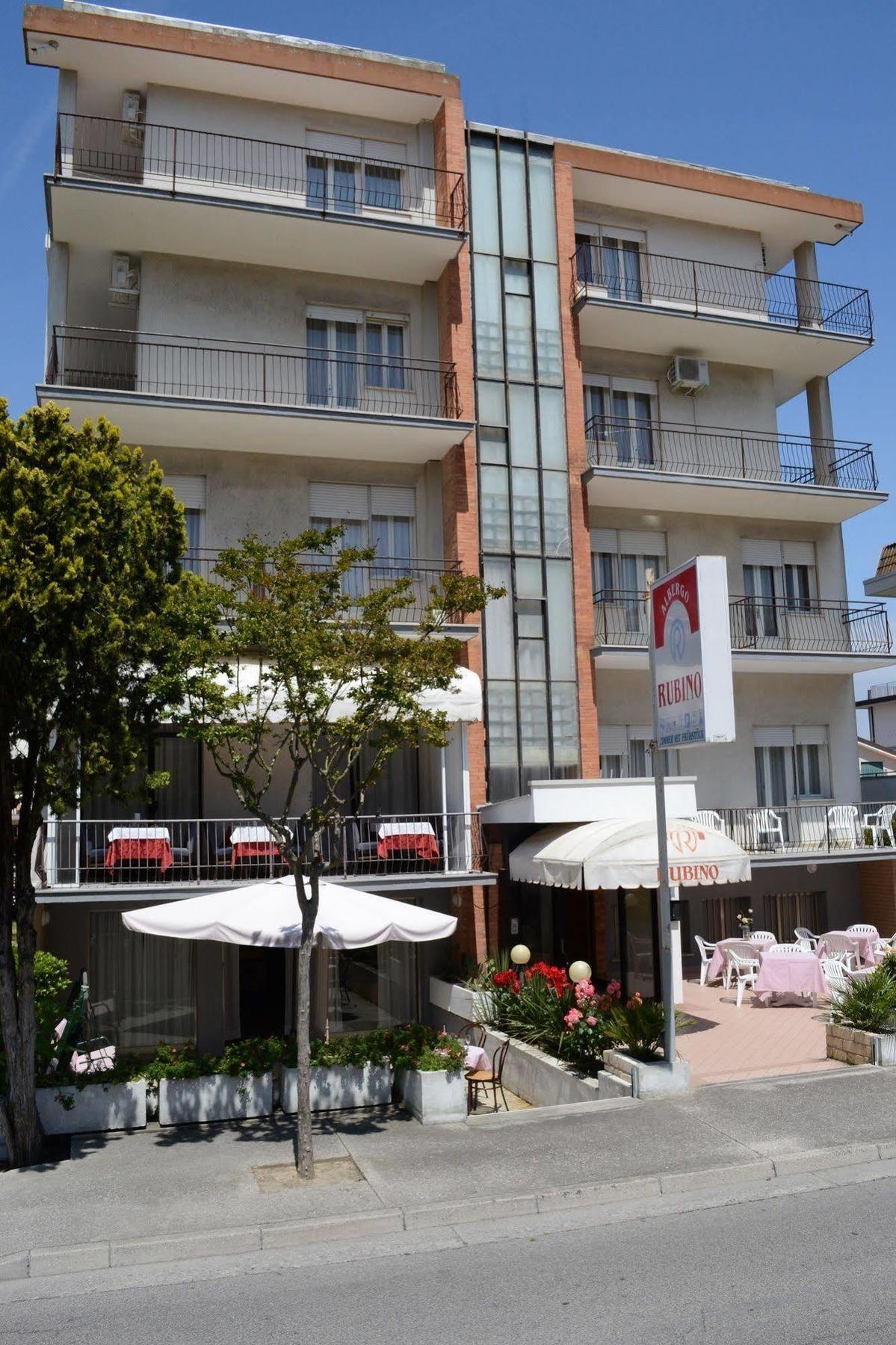 Hotel Rubino Lido di Jesolo Exterior foto